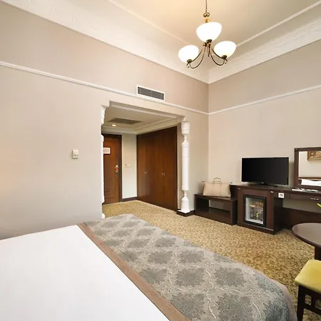 Legacy Ottoman Old 5*