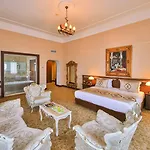 מלון Legacy Ottoman Old